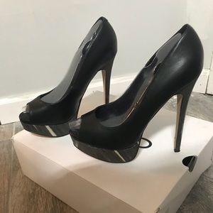 Black open toe shoes